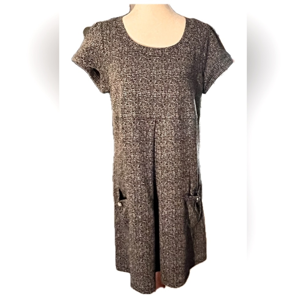 En Focus Women smock style dress. Black/ white, button back, comfortable casual